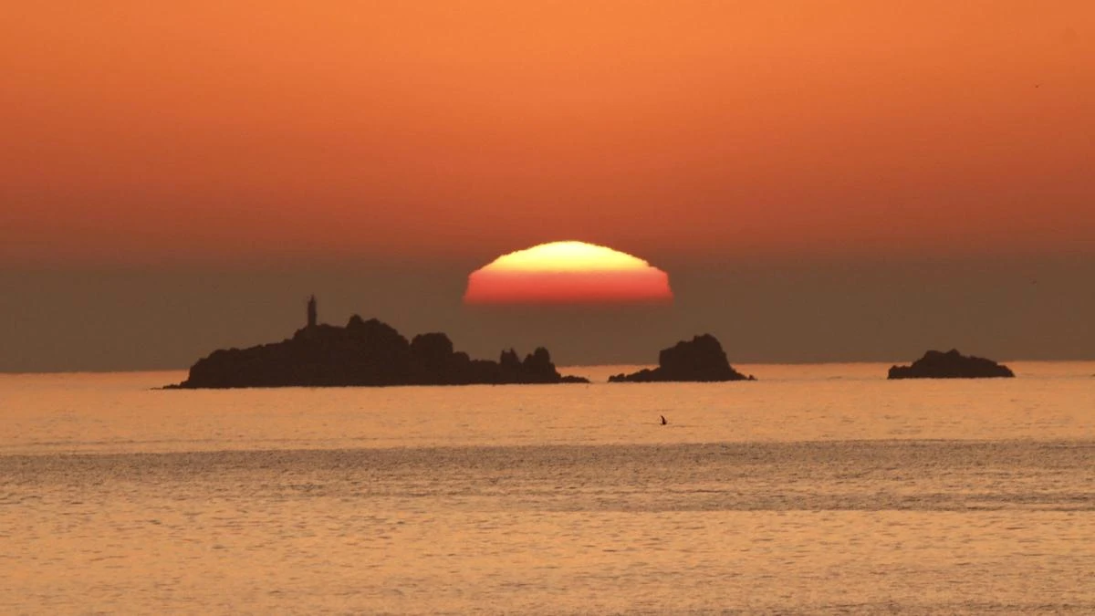 El sol deformado de las Illes Formigues
