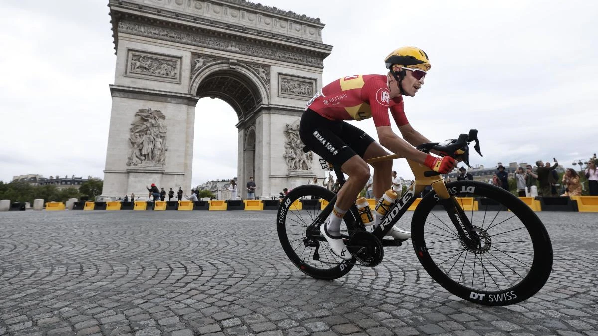 Roban a Magnus Cort una bicicleta en el aeropuerto de Barcelona cuando corría el Tour