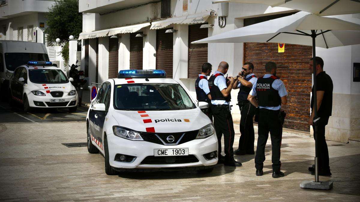 Tres mujeres detenidas en Lloret de Mar por robar con fuerza en domicilios en Catalunya