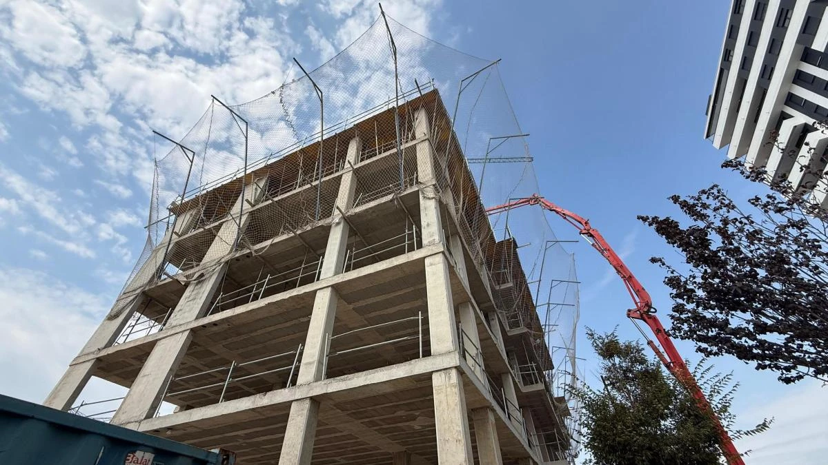 La crisis inmobiliaria agota la vivienda nueva en València: solo quedan áticos y plantas bajas