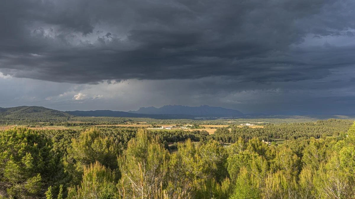 Confluencia de nubes sobre Montserrat