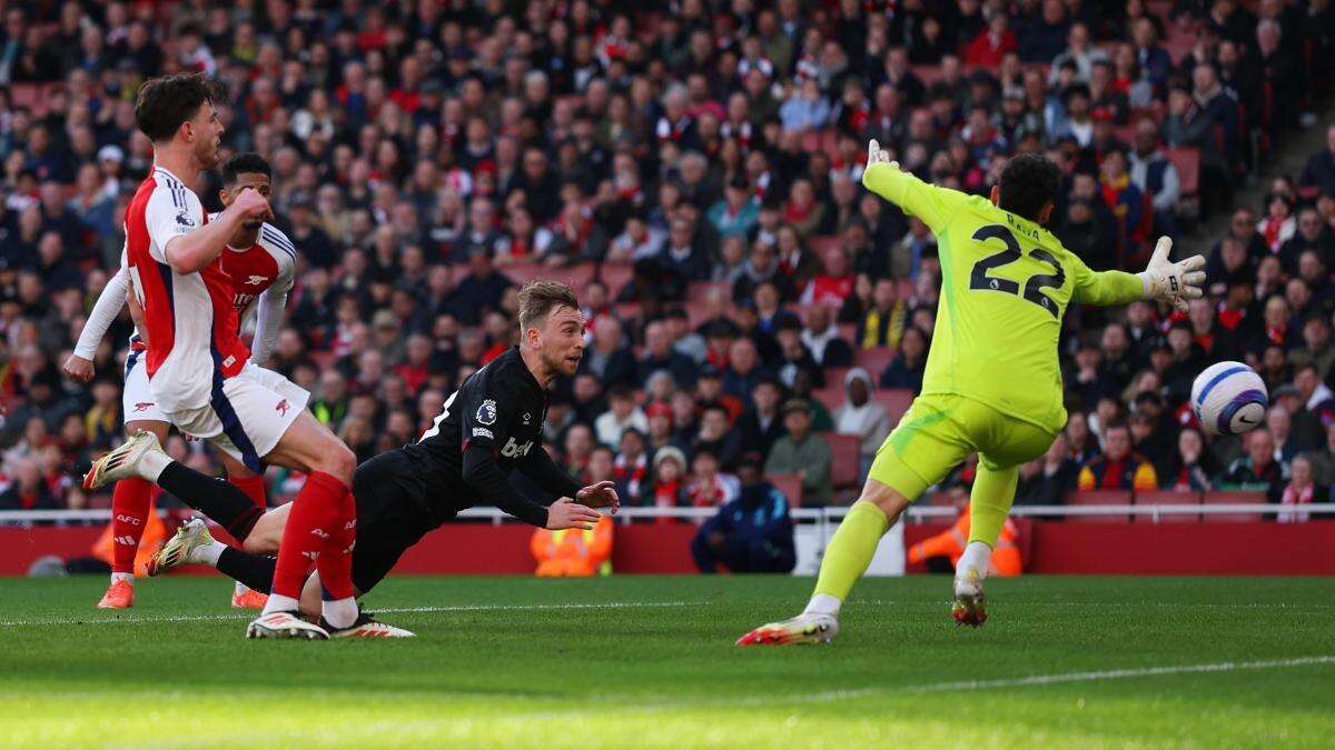 El Arsenal se la pega en casa y le pone la alfombra roja al Liverpool