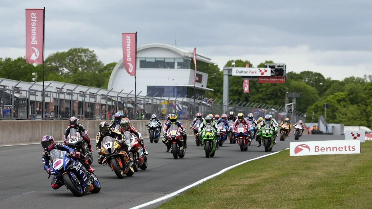 Tragedia en el campeonato británico de Superbike con dos pilotos fallecidos