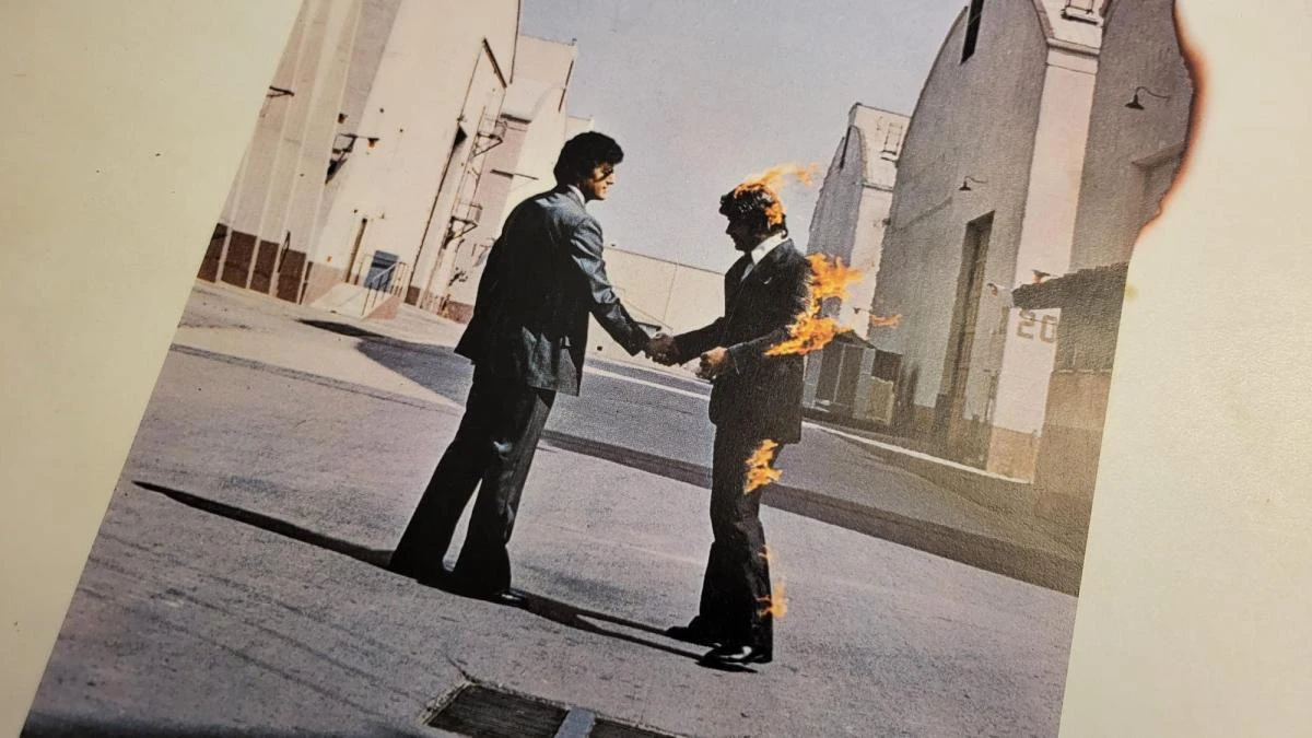 Muere Ronnie Rondell, el 'Hombre en llamas' de la portada del 'Wish you were here' de Pink Floyd