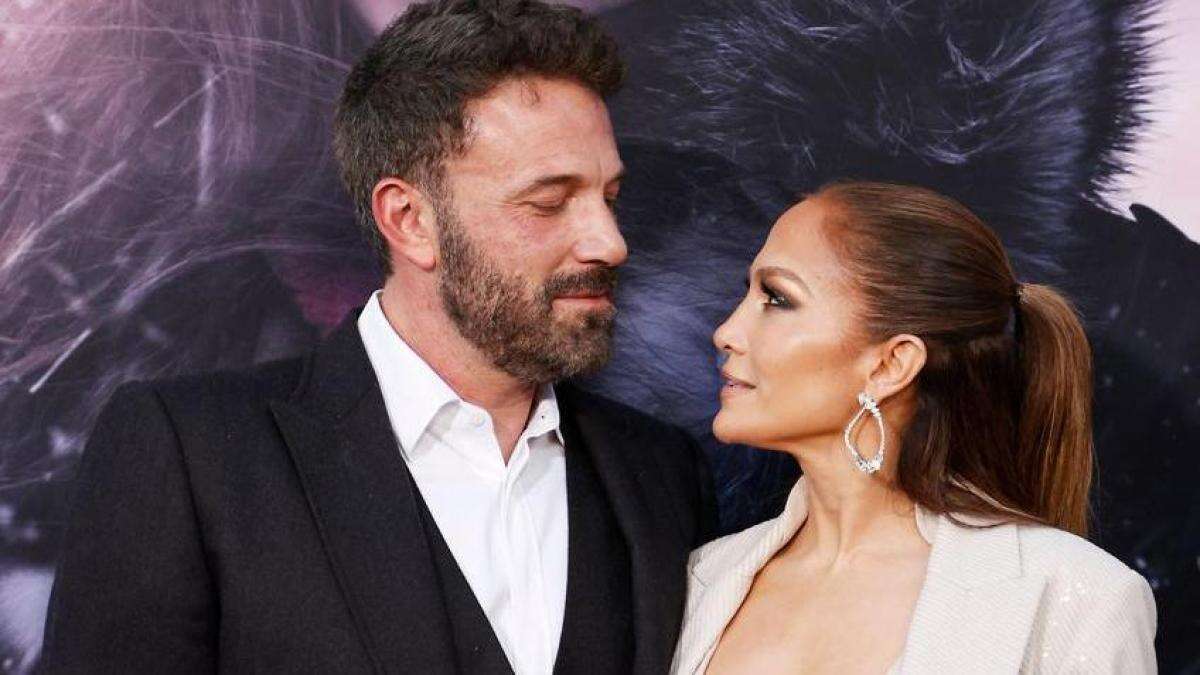 La promesa, ahora rota, que Ben Aflleck mandó grabar en el interior del millonario anillo de compromiso de Jennifer Lopez