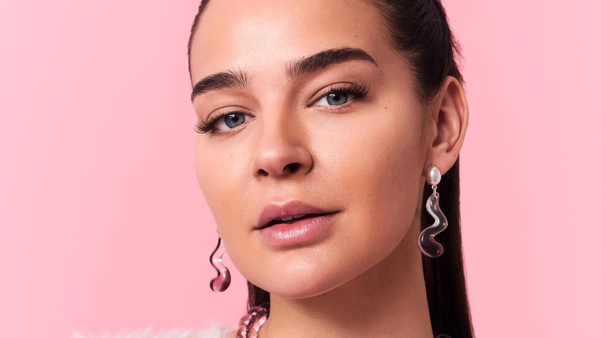Laura Escanes: ''Soy hija de padres separados y siempre pensaba que mi hija no viviría eso porque yo sabía qué hacer para que no ocurriera. Es mentira''