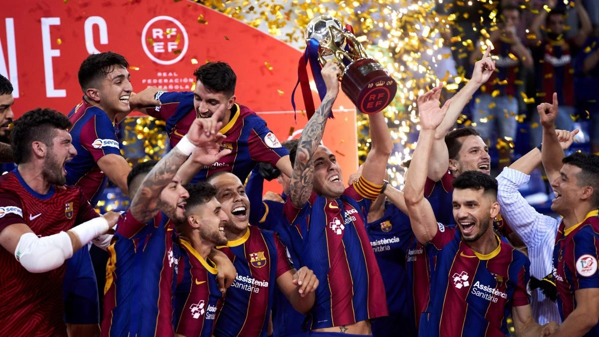El Barça gana la Liga de fútbol sala con dos milagros