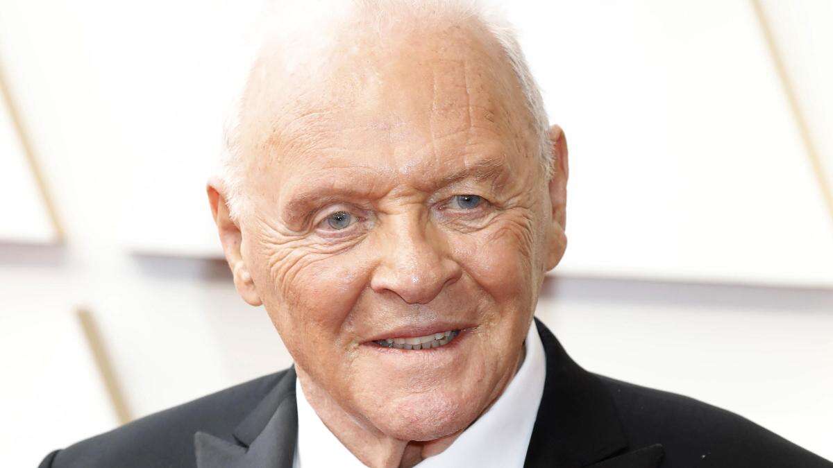 Anthony Hopkins sorprende a sus seguidores con un simpático vídeo desde su casa: 