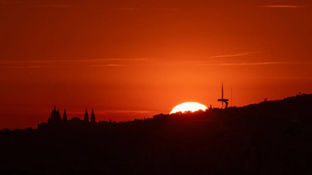 La imponente salida del sol en Montjuïc
