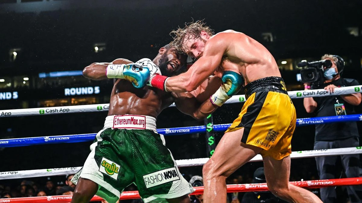 Mayweather se divierte con Logan Paul