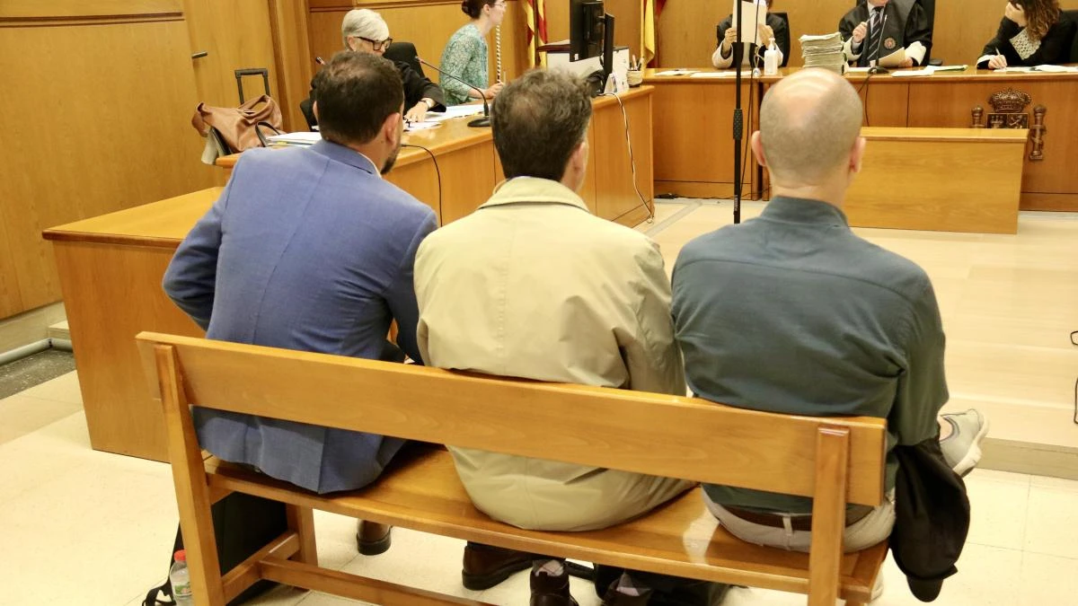 El exalcalde de Badalona declara ante el juez que “nunca” dio directrices urbanísticas: “Sólo firmaba”