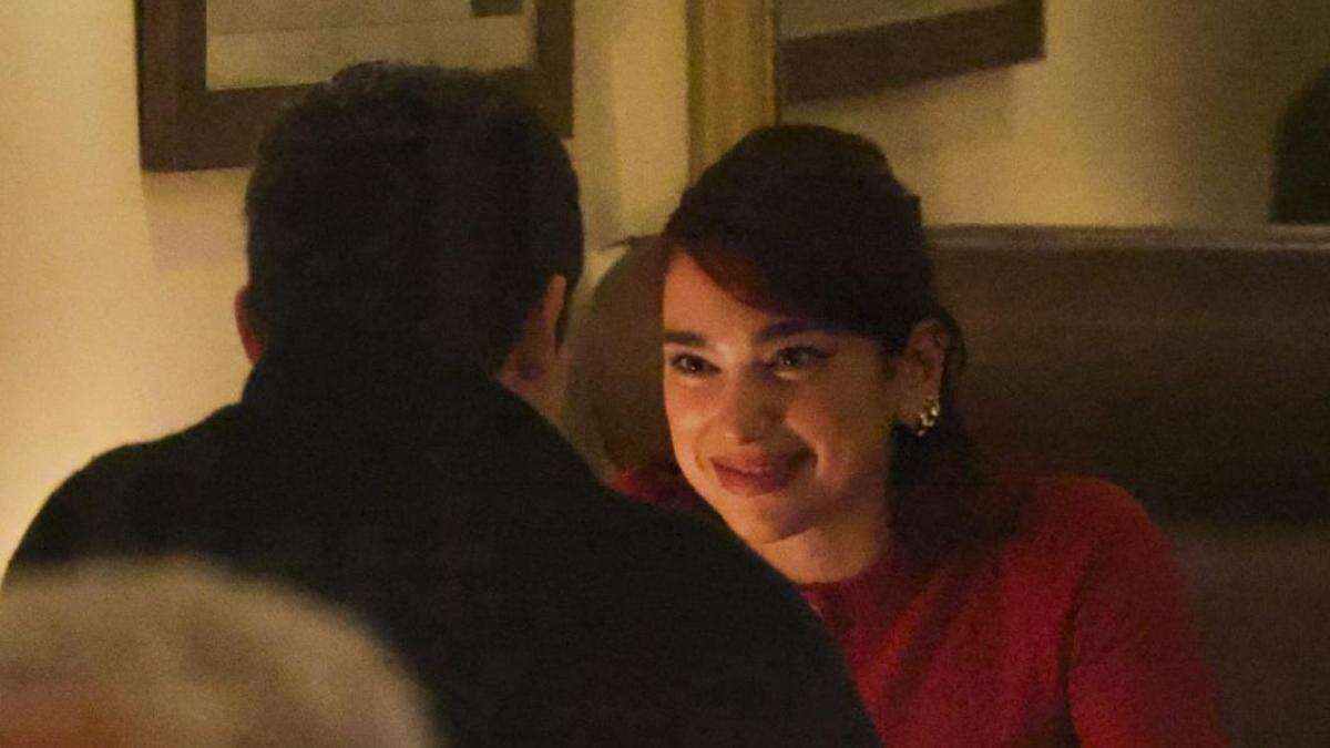 Dua Lipa y su pareja, pillados de cena romántica en el Bistrot des Tournelles de París