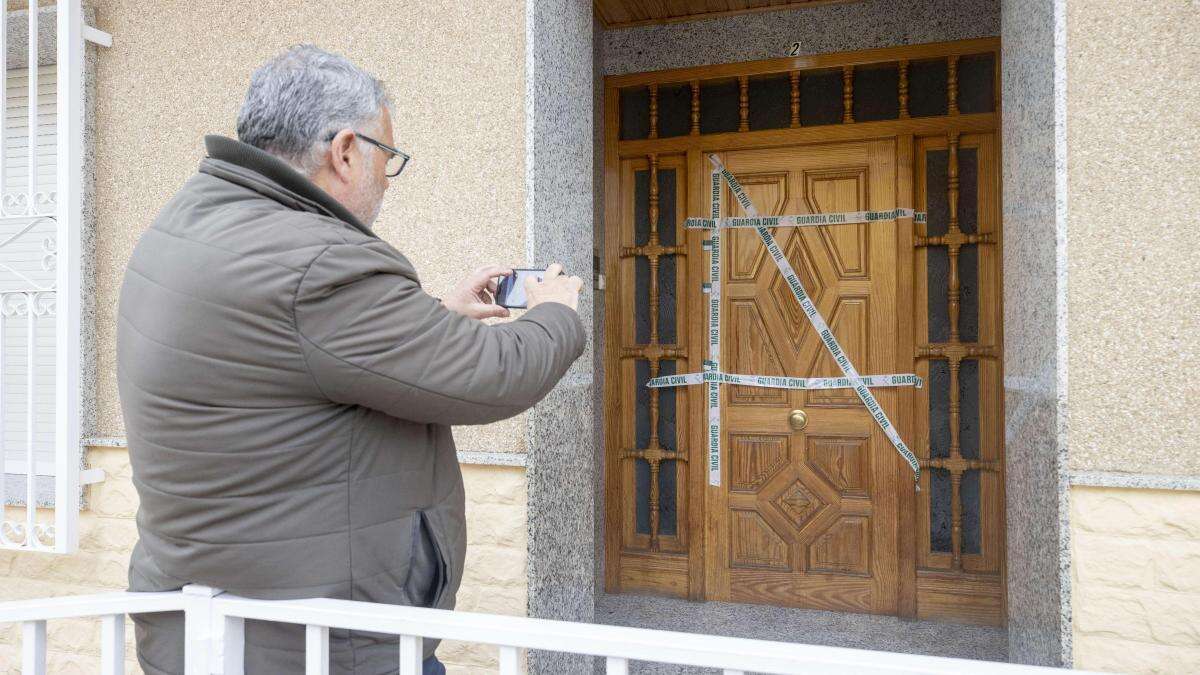 Hallan muerta a una mujer de 73 años con signos de violencia en su domicilio en Murcia