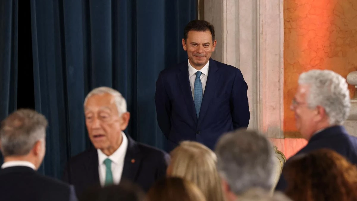 El Gobierno de Portugal gira hacia la derecha dura sin romper con el PS