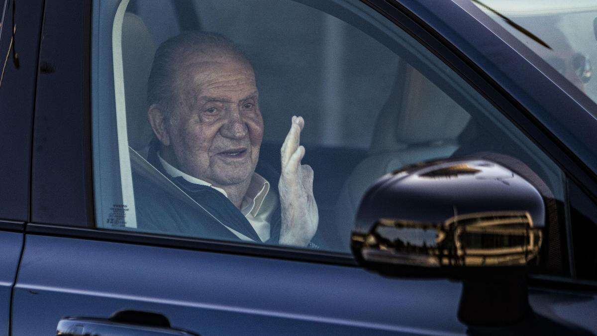 El rey Juan Carlos para en Vitoria antes de volver a Sanxenxo