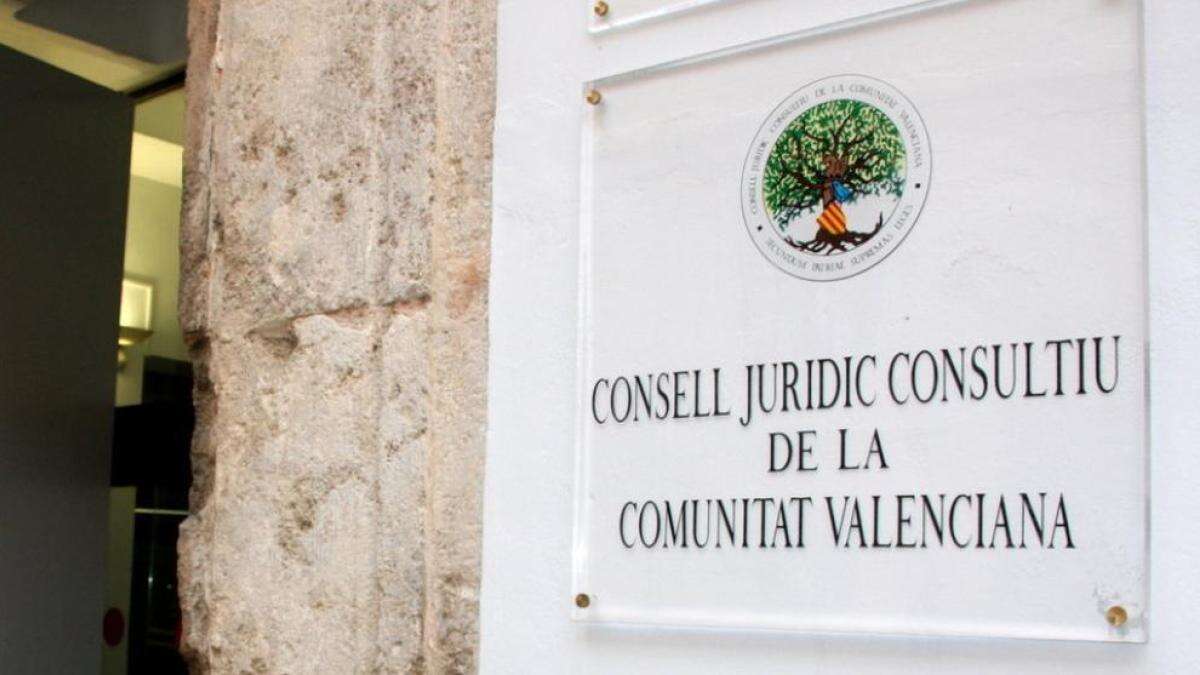 El Jurídic avisa que la consulta no concreta la cobertura a quiénes elijan valenciano en zonas castellanohablantes