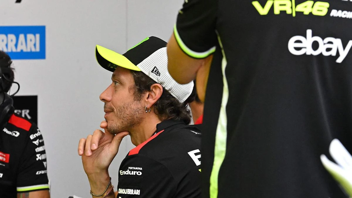 A Rossi se le escapó la risa cuando vio caerse a Marc Márquez