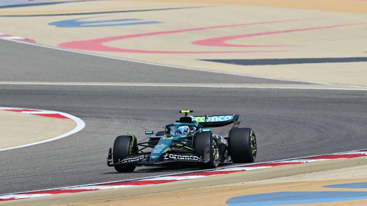 Fernando Alonso cierra la pretemporada con tiempos discretos y sin probar tandas largas