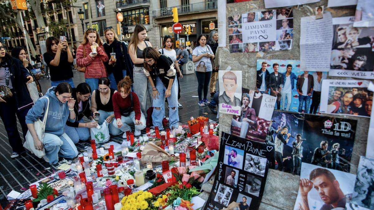 Barcelona se une al duelo por Liam Payne con un altar en la Rambla