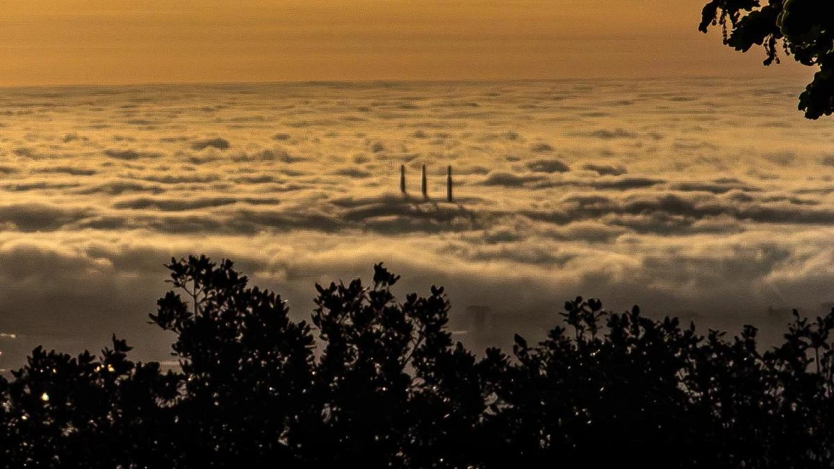 Cuando las Tres Chimeneas del Besòs superaron al cielo