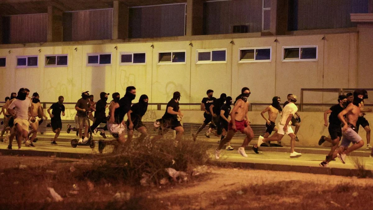 'Deport Them Now': quienes son los supremacistas que han incitado los ataques de Torre Pacheco