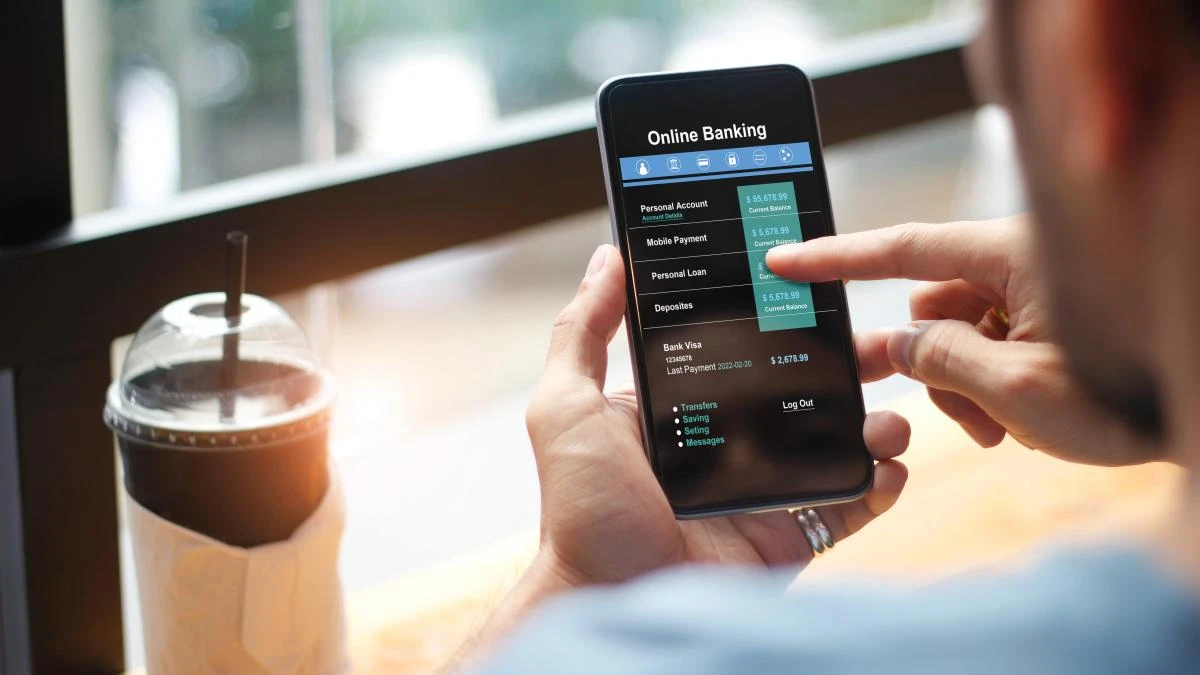 Sorprendente robo en una confitería: armados, exigen las contraseñas de los móviles para vaciar sus cuentas bancarias