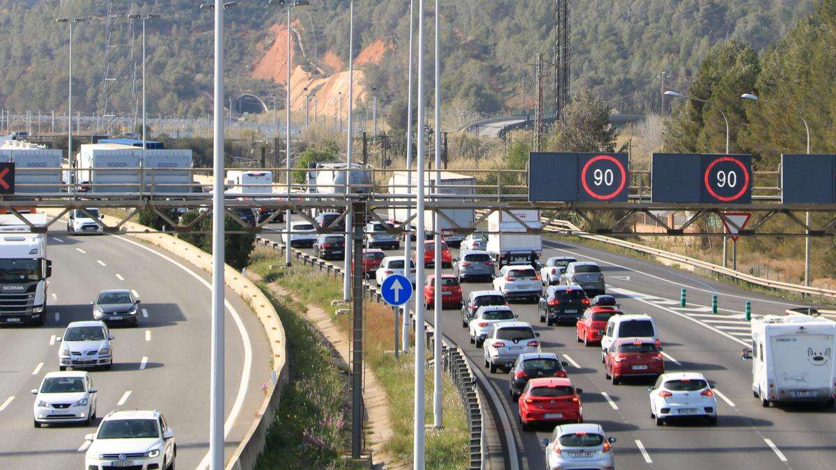 Trànsit activa un dispositivo especial con motivo del puente de Todos los Santos