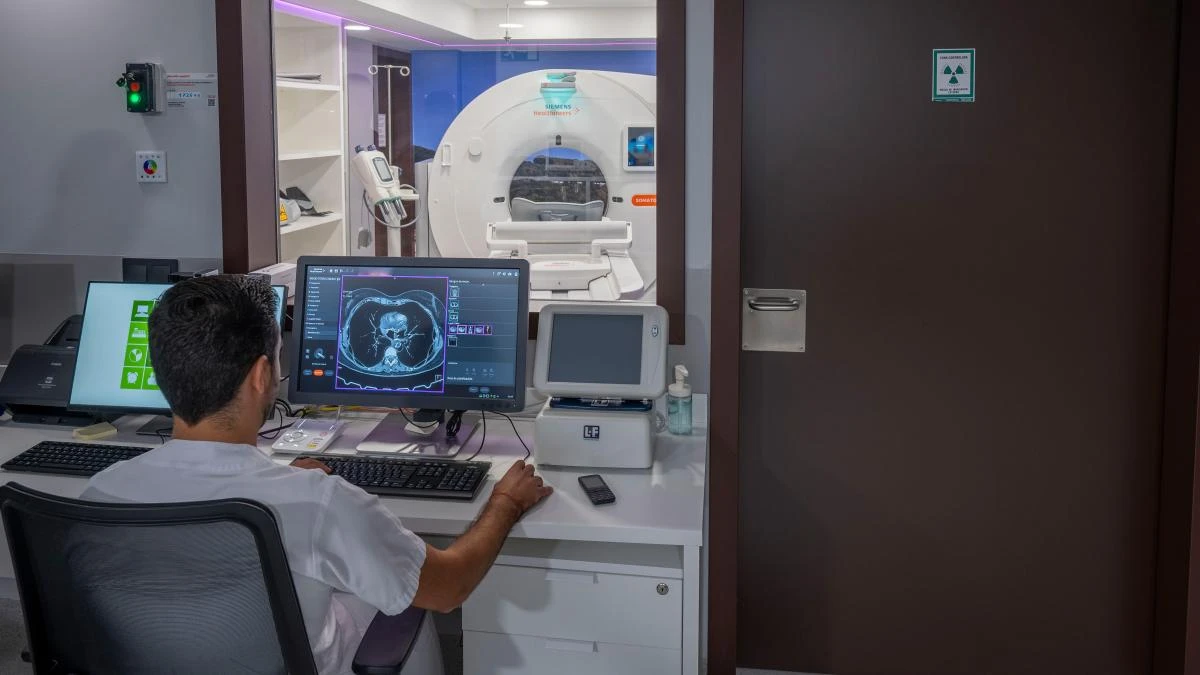Más de 17.000 médicos trabajan como falsos autónomos para las aseguradoras sanitarias