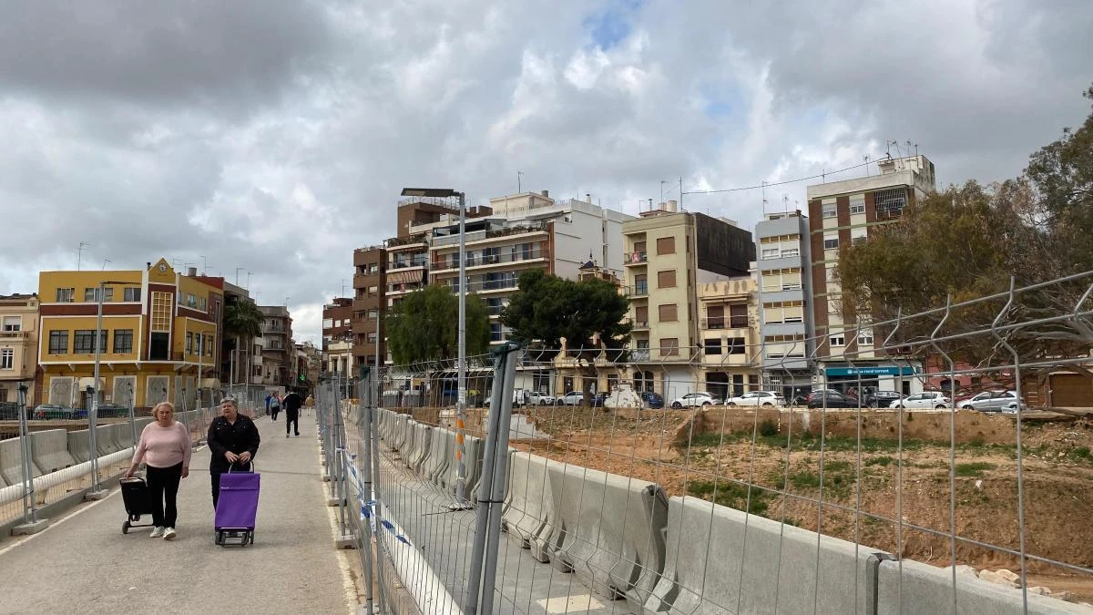 “Ya no sufrimos, somos de Paiporta”: relatos de la zona dana tras el susto del apagón