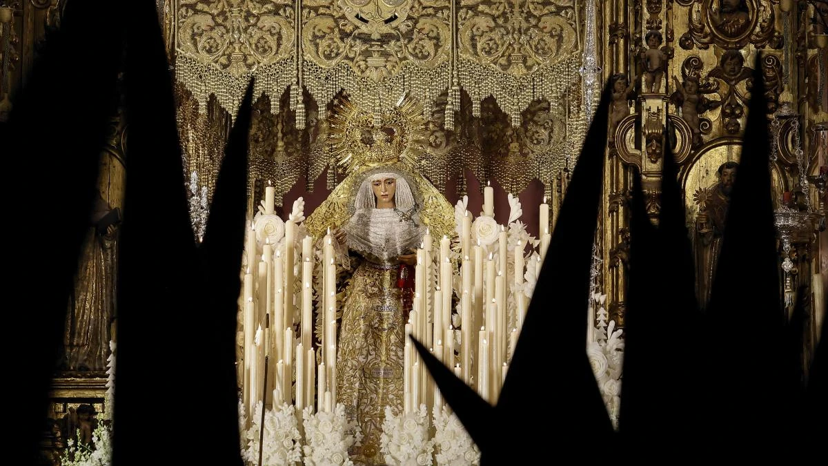 La emotiva y devota 'Madrugá' de Sevilla, en imágenes