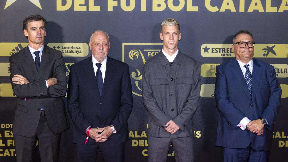 Dani Olmo recoge el premio Estrella como mejor futbolista catalán del año