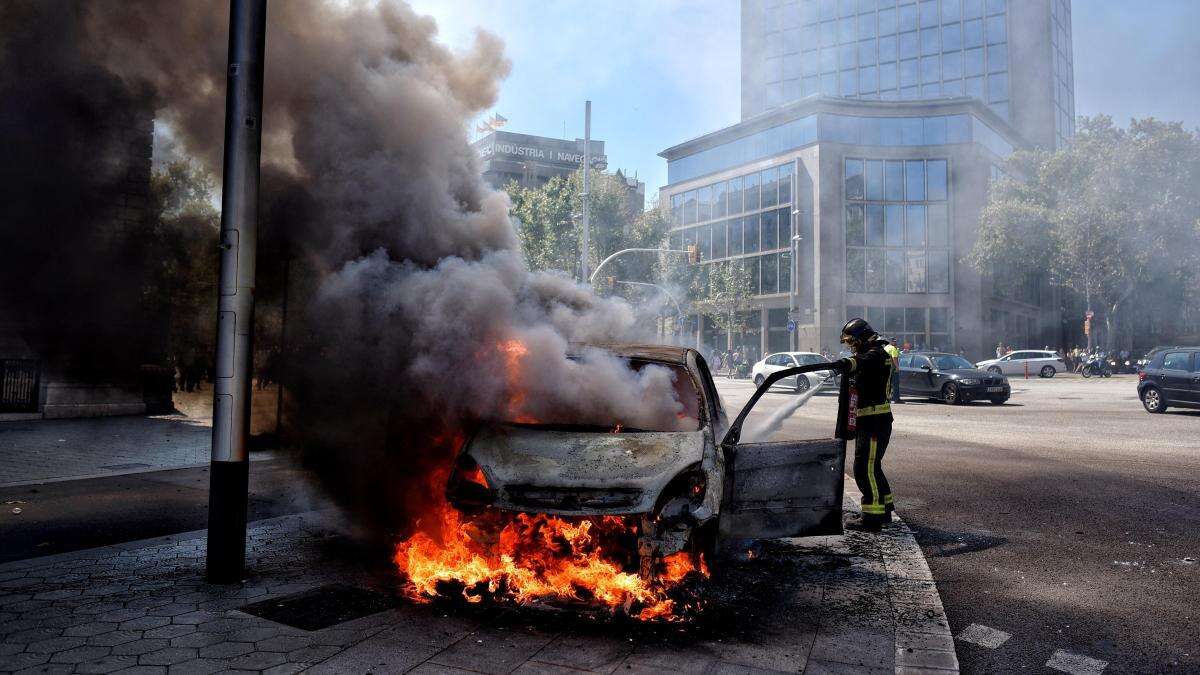 Le prende fuego al coche del juez porque falló en su contra