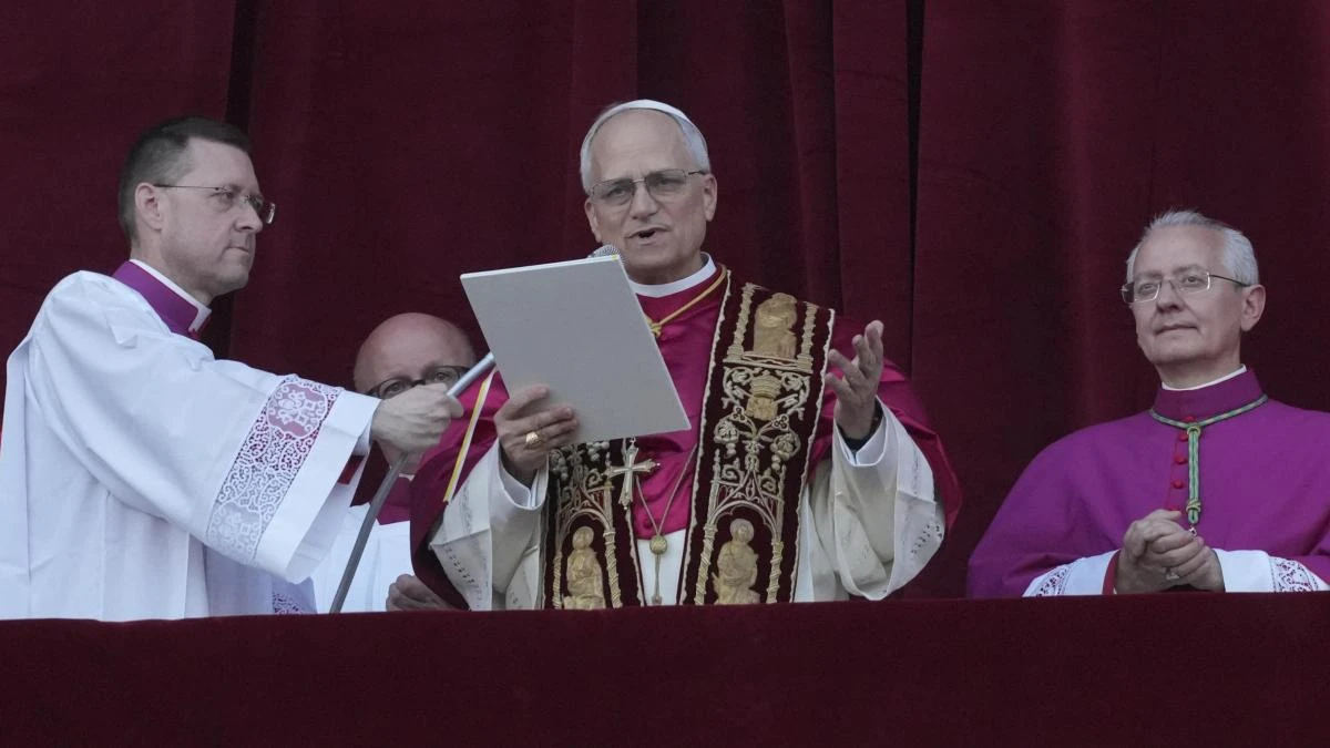 Las primeras palabras de León XIV: Gracias a Francisco y un mensaje: “Queremos ser una iglesia que camina, que busca la paz”