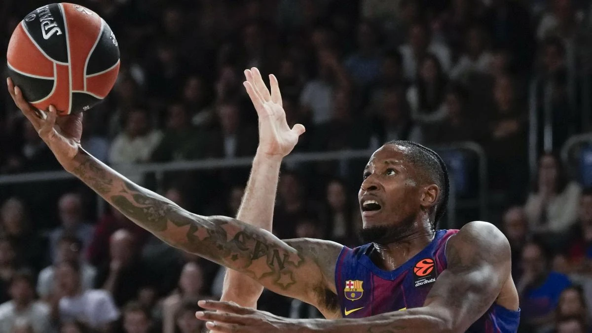 El Barça tuerce al Milán y salda una deuda con el Palau