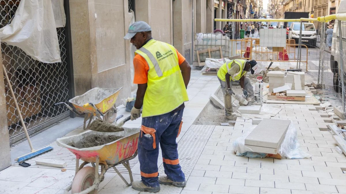 Encuesta: ¿Apruebas el visado por puntos propuesto por Feijóo para los inmigrantes?