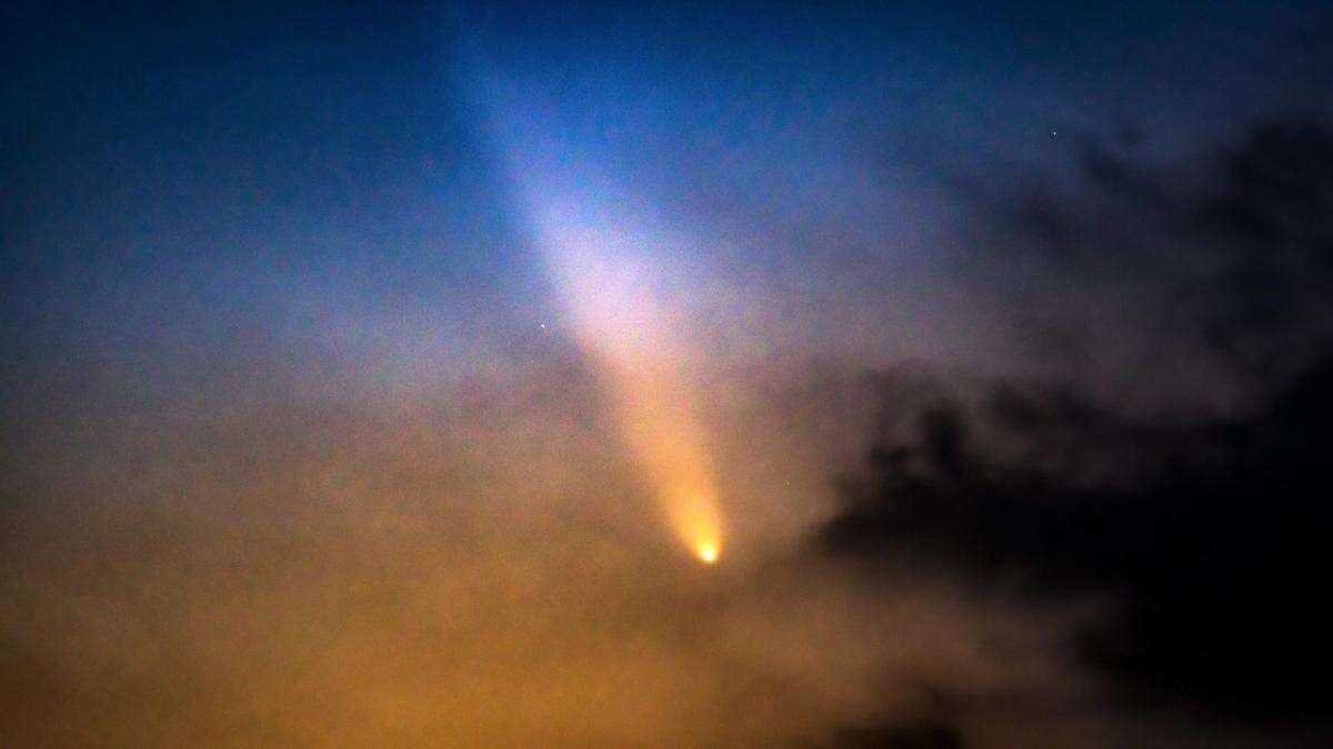 El cometa C/2023 A3 ilumina el cielo de poniente