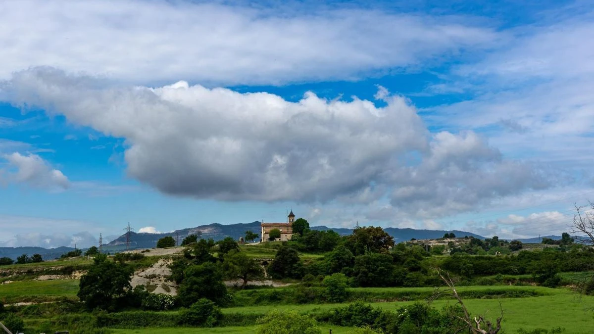 Nubes blancas, cielo azul