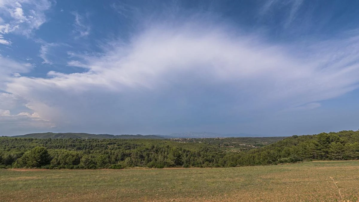 Potente cumulonimbus en el Alt Penedès