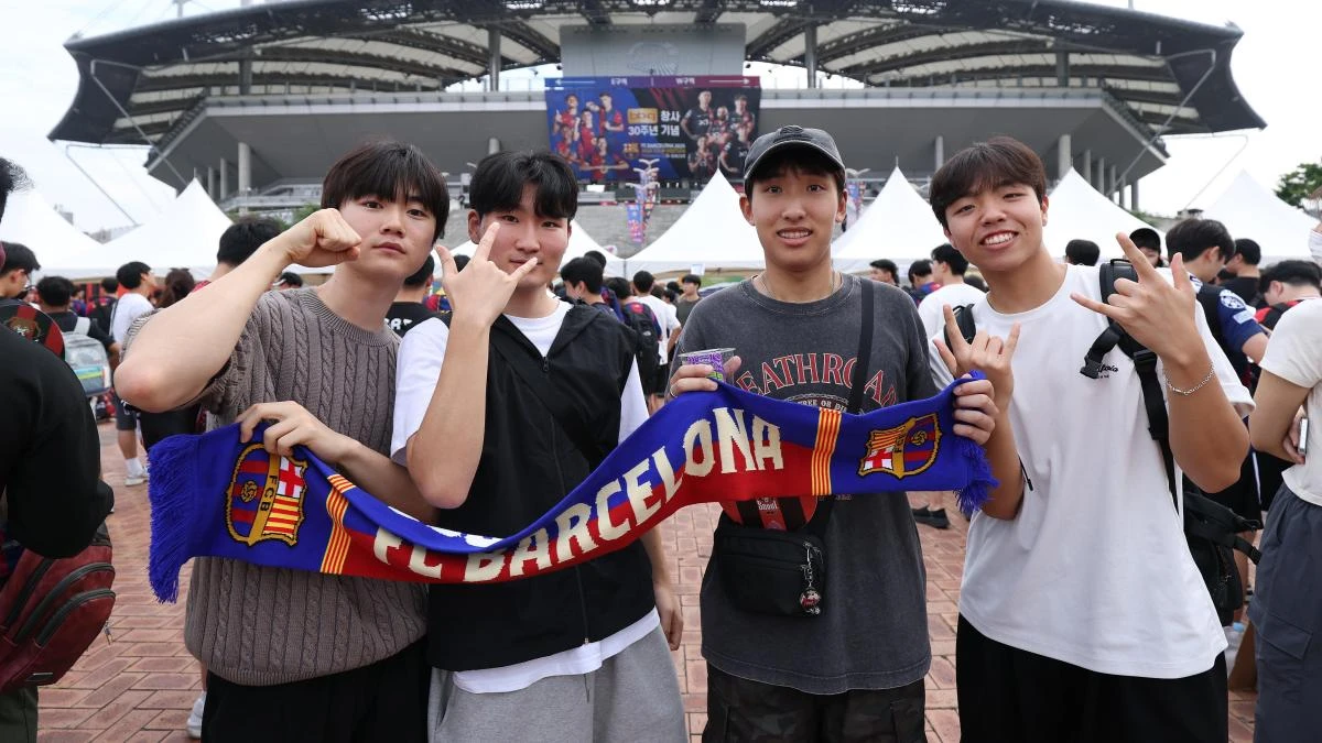 El Barça, 'perseguido' a todas partes por los aficionados coreanos