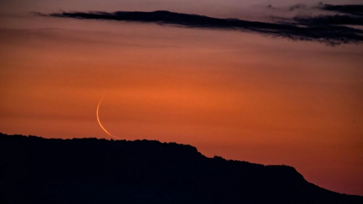El hilo de la luna acelerado