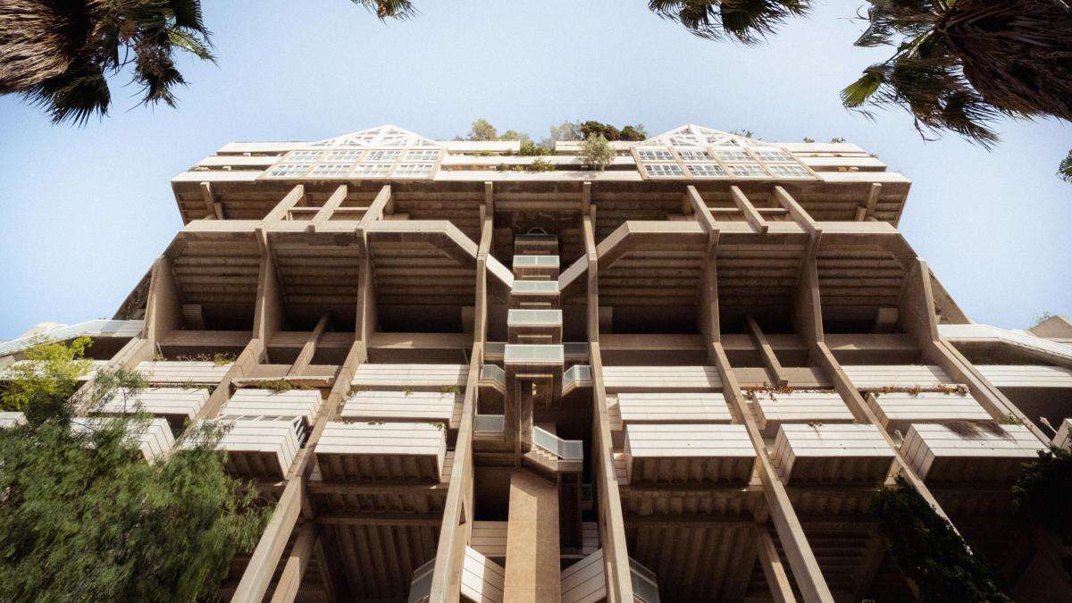 València enseña sus edificios más emblemáticos: de Espai Verd a la Finca Roja o La Nau