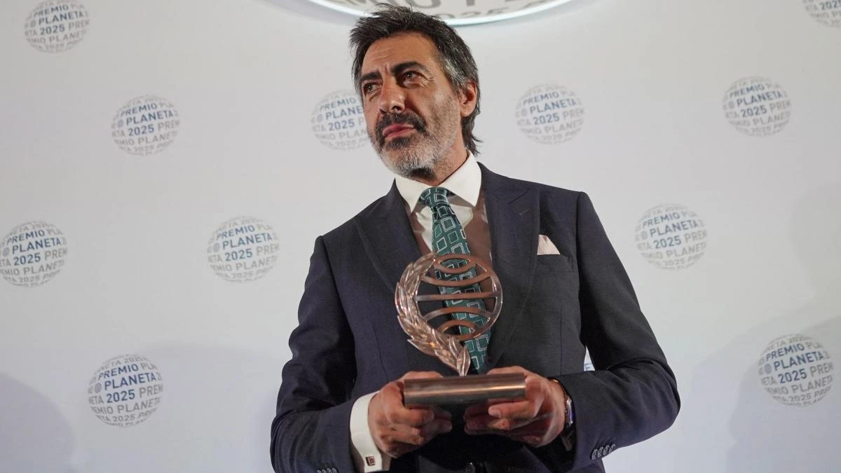 Así son las fantasías románticas y el mundo futuro con el que sueñan los invitados a la gala del Premio Planeta 2025