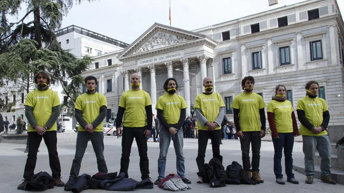 Sumar apremia al PSOE a dar contenido al punto y aparte de Sánchez derogando la 'ley mordaza'