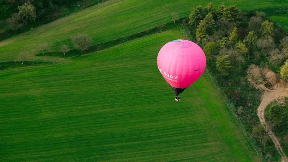 Vuelve el espectáculo de los globos a Vic