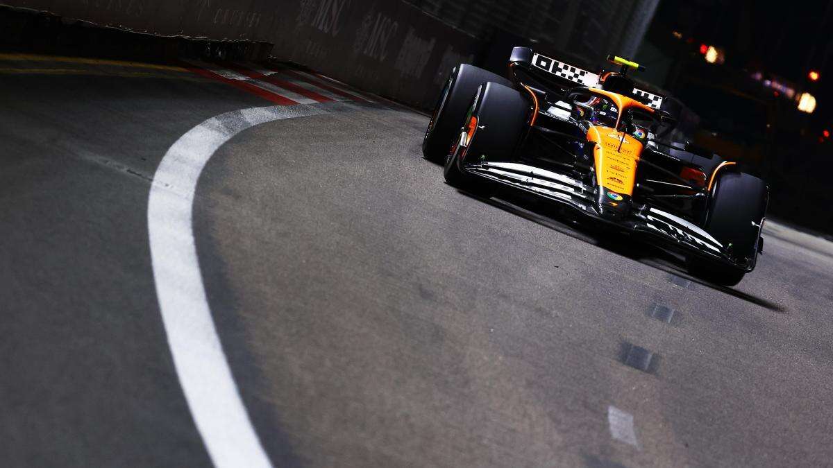 Norris se pasea en la noche de Singapur y lanza un aviso a Verstappen