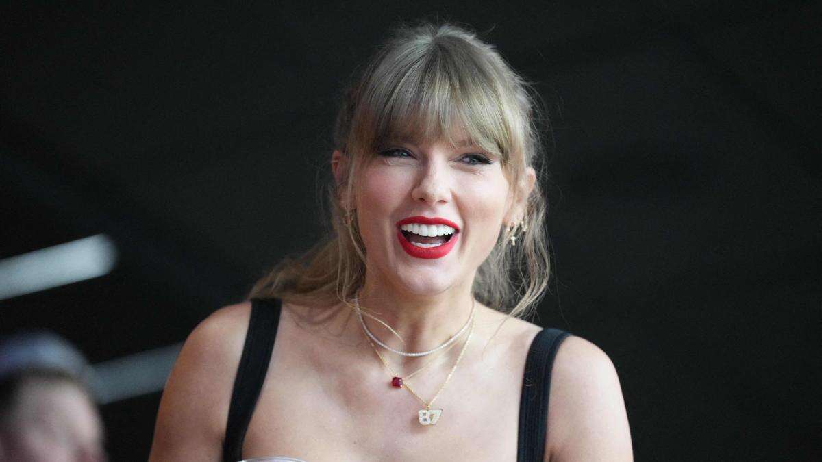 Taylor Swift dona 100.000 dólares a la familia de la víctima del tiroteo durante la celebración de los Kansas City Chiefs