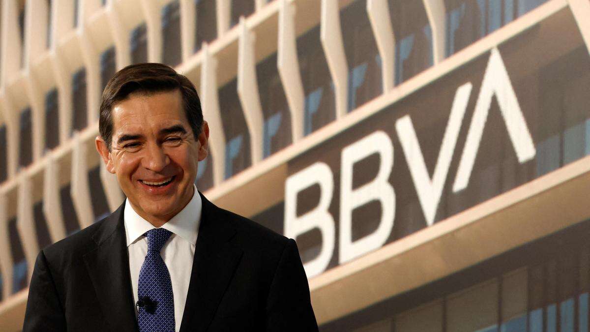 Torres señala ante la junta de BBVA que España necesita bancos de mayor escala para “inversiones estrátegicas”