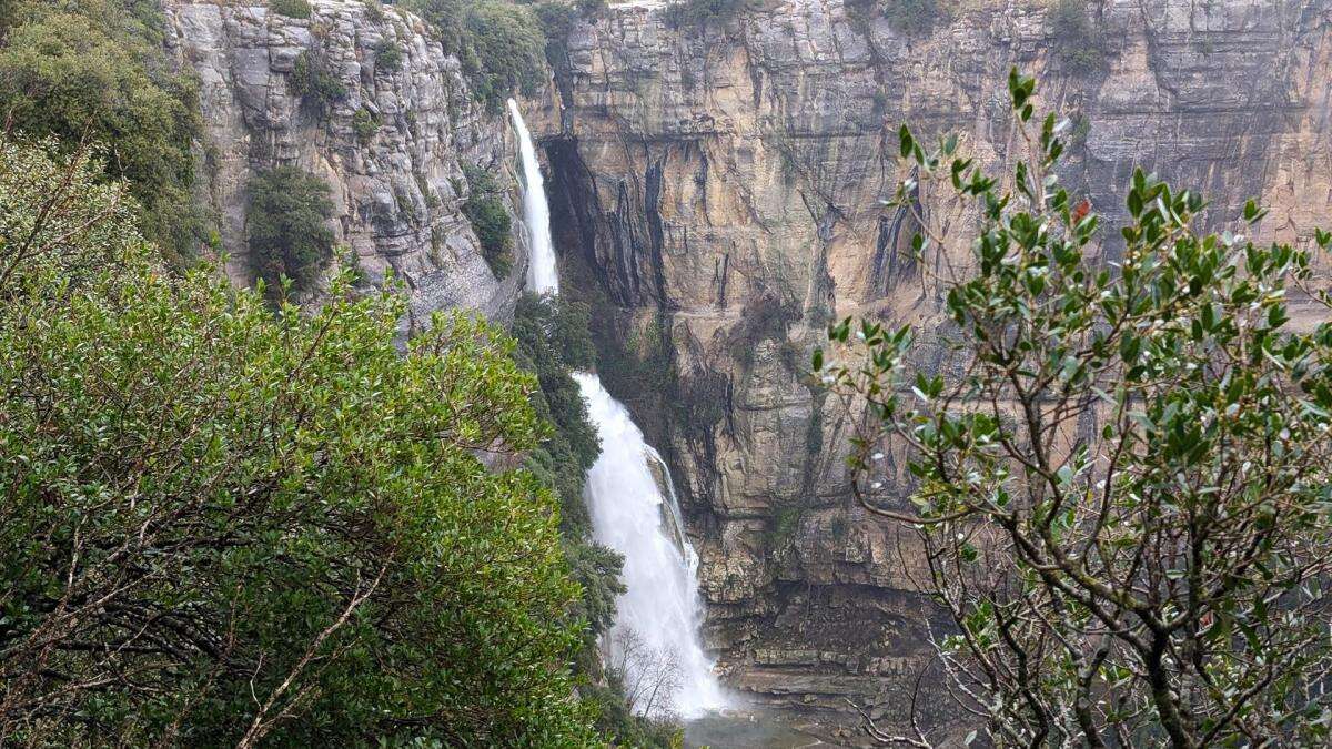 La espectacular caída de agua de 115 metros