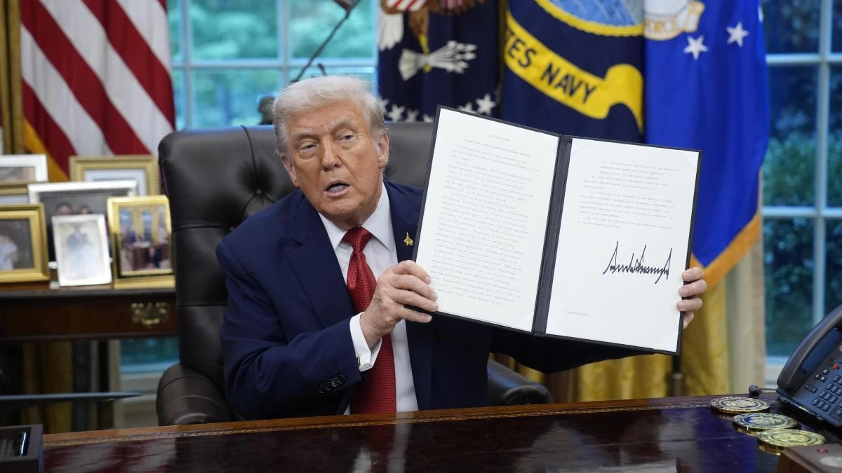 Trump firma una orden ejecutiva que hace efectivo el funcionamiento legal de TikTok en EE.UU.