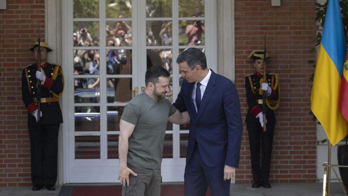 Sánchez habla con Zelenski y le reitera el “firme” apoyo de España a Ucrania